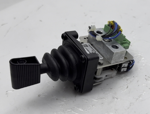 W50 Μοχλός Ελέγχου Joystick 24V Λαβή Ελέγχου 194444 Διακόπτης Ανύψωσης Μεταφορικής Ταινίας για Ανταλλακτικά Μηχανής Φρεζαρίσματος Δρόμων
